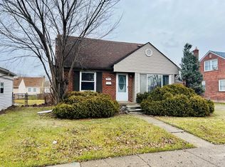 7641 Pelham Rd, Allen Park, MI 48101