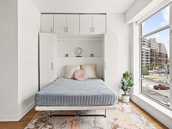4th image of 1063 Jackson Ave APT 4B