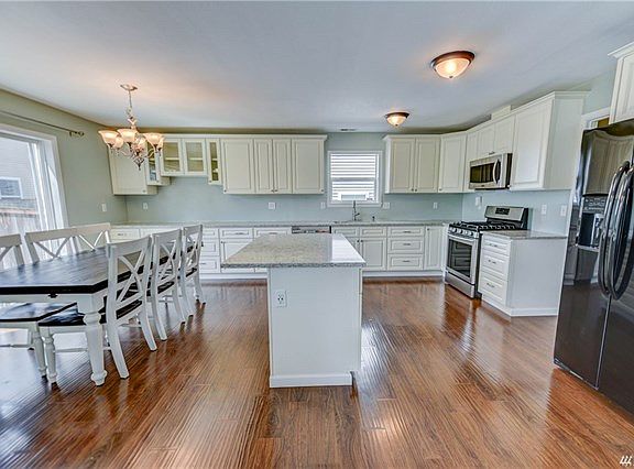 5th image of 8520 173rd St E