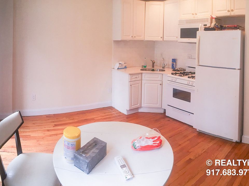 1st image of 3086 31st St APT 1R
