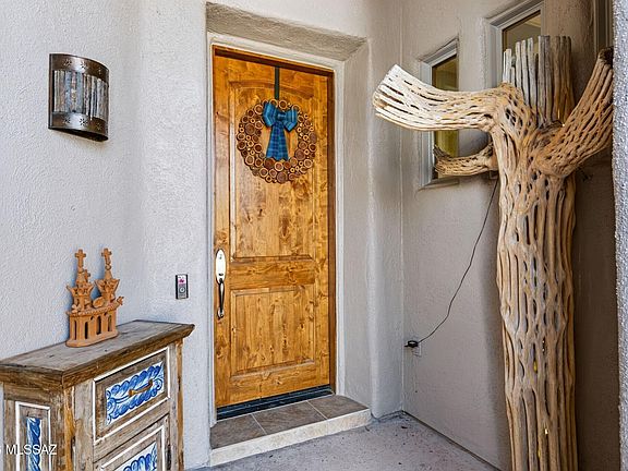 3rd image of 262 Market Cir