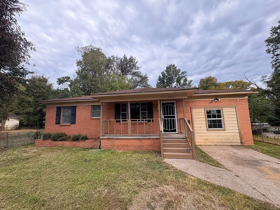 3902 Martha St