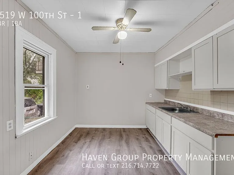 3519 W 100th St #1 — Photo 11