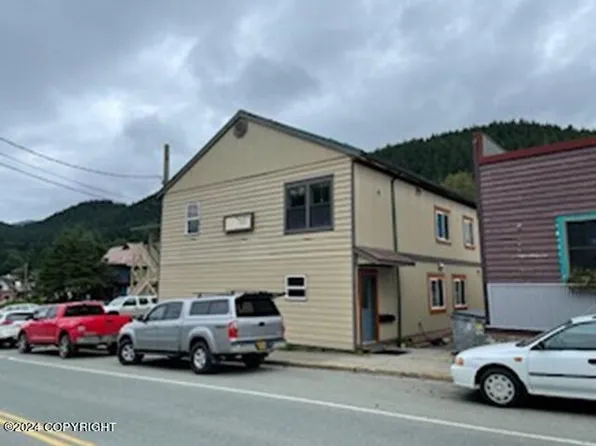 911 3rd St, Douglas, AK 99824