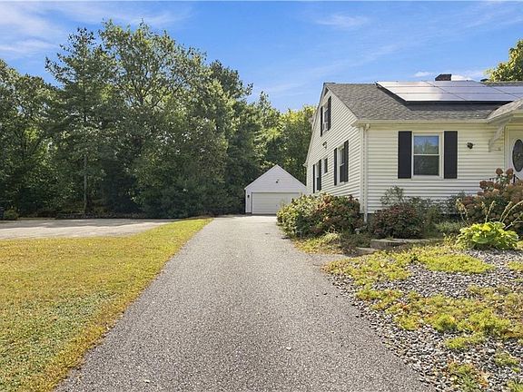 4th image of 11 Sayles Hill Rd