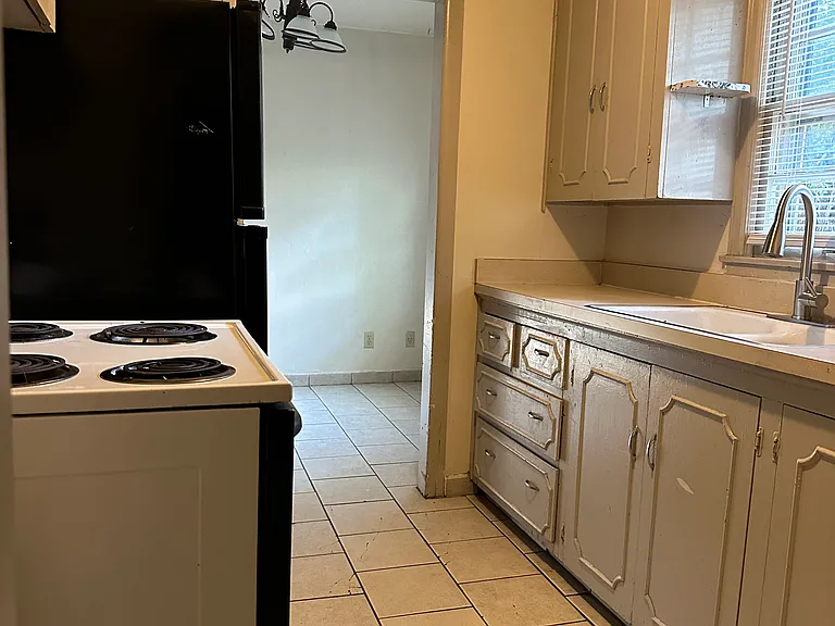 2739 S Classen Ave — Photo 4