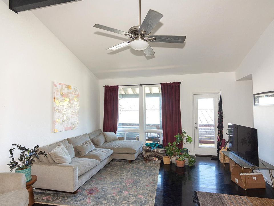 Beautiful light-filled upstairs living space