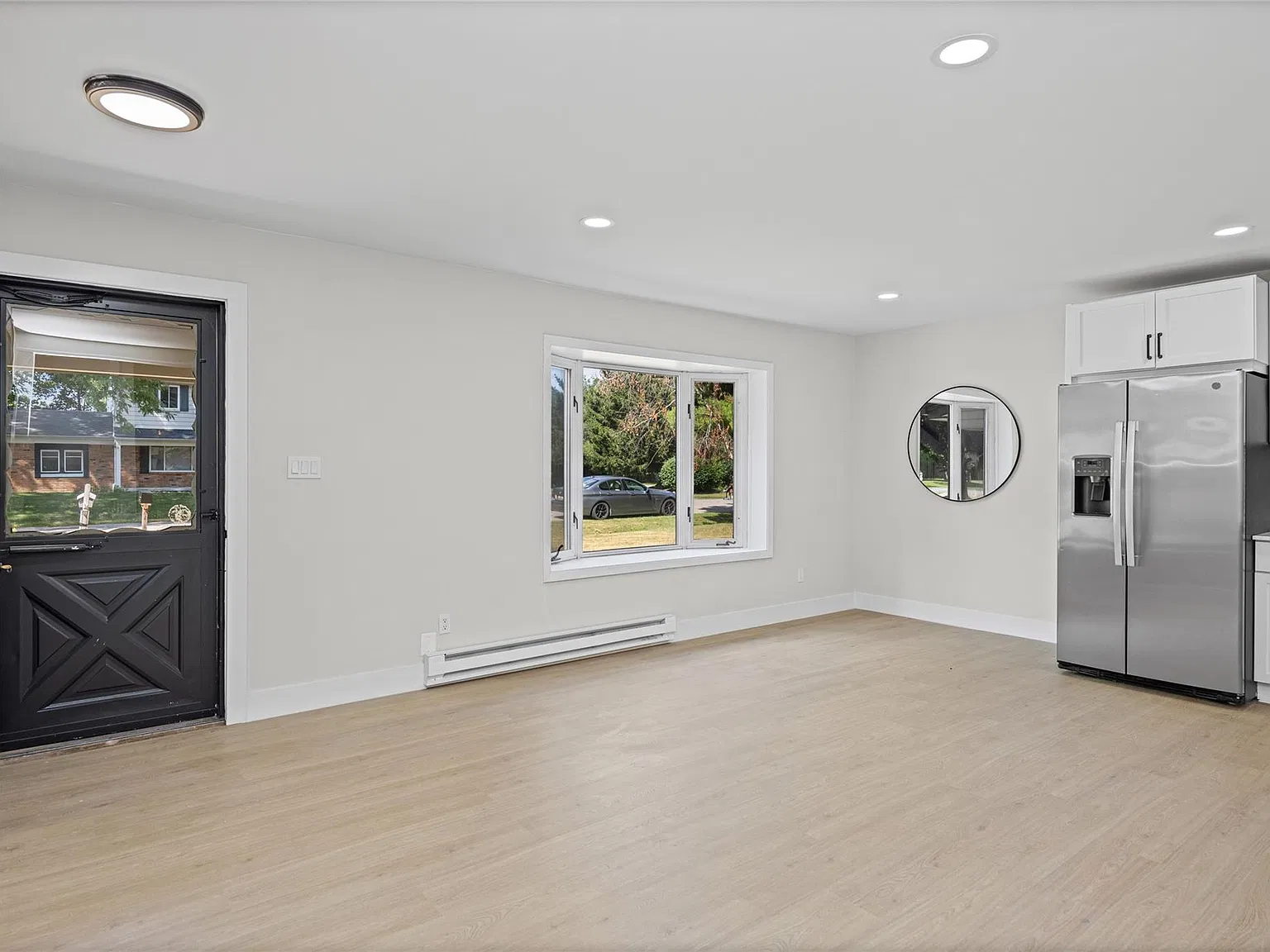 3 bed, 1.5 bath, 1502 sqft, $2,300 — Photo 4