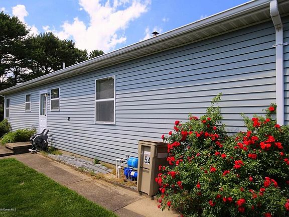 5th image of 54 Woodstock Dr
