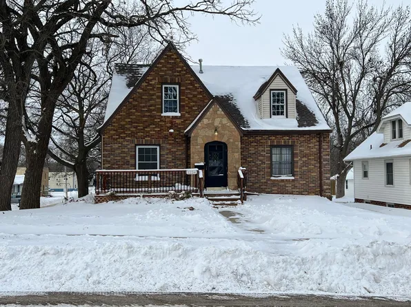 1224 Saint John Ave, Albert Lea, MN 56007