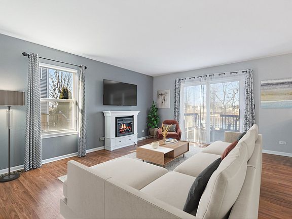 3rd image of 781 Wedgewood Cir