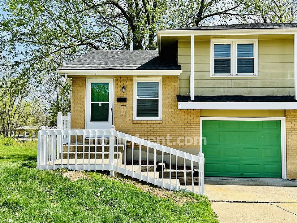 1st image of 7 NE Eastridge Ct