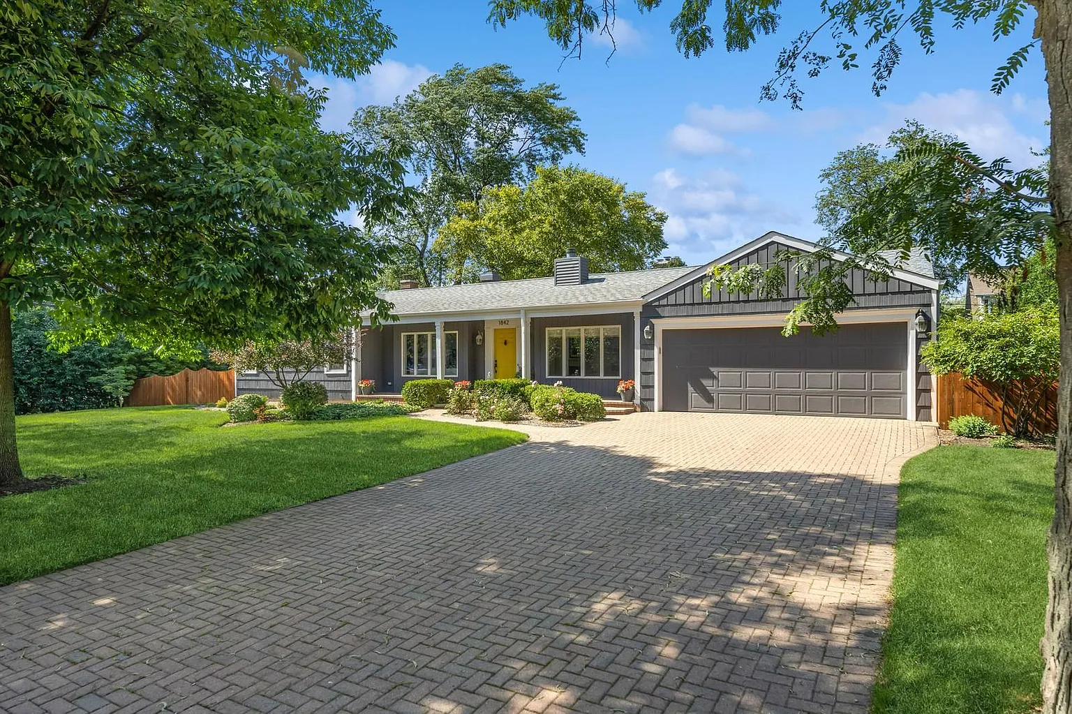 1842 Culver Ln photo 1