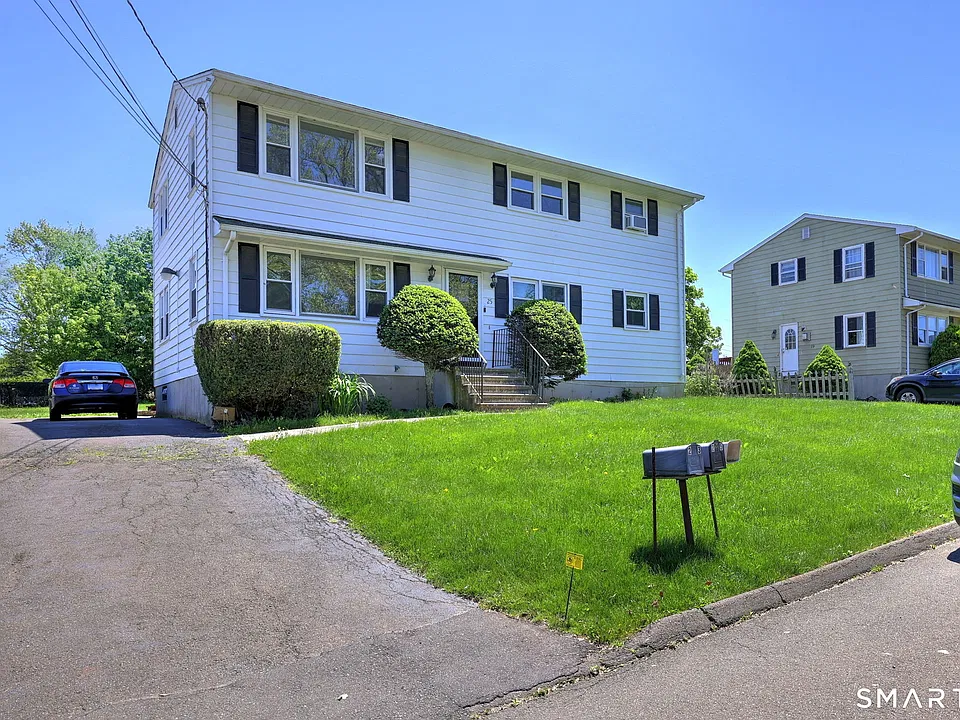23 Gilbert Ln #25