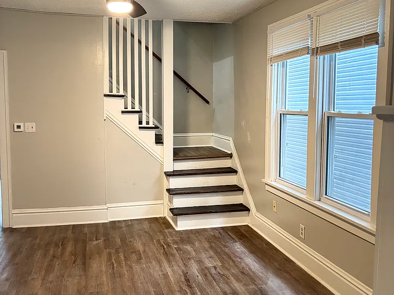 206 E Blake Ave — Photo 11
