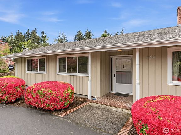2nd image of 2246 Cascade Way