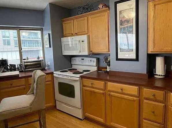 1919 N Summit Ave #8