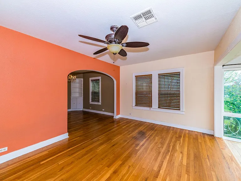 2-Bedroom Monticello Park Duplex - Upstairs Unit — Photo 8