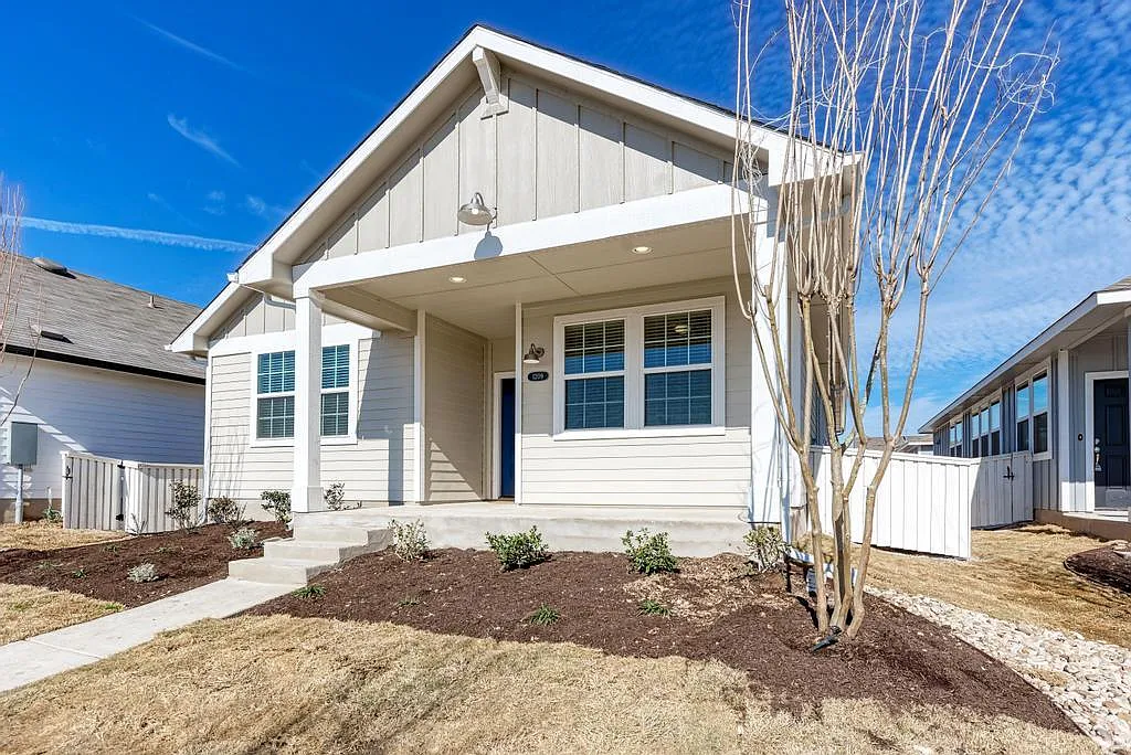 3 bed, 1665 sqft, $1,895 — Photo 1