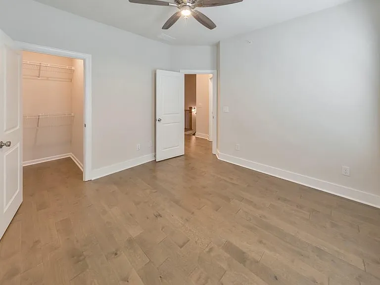 413 Bishop Ln — Photo 31