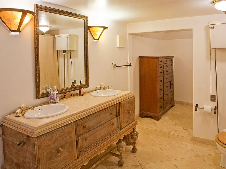 6925 Los Tilos Rd — Photo 18