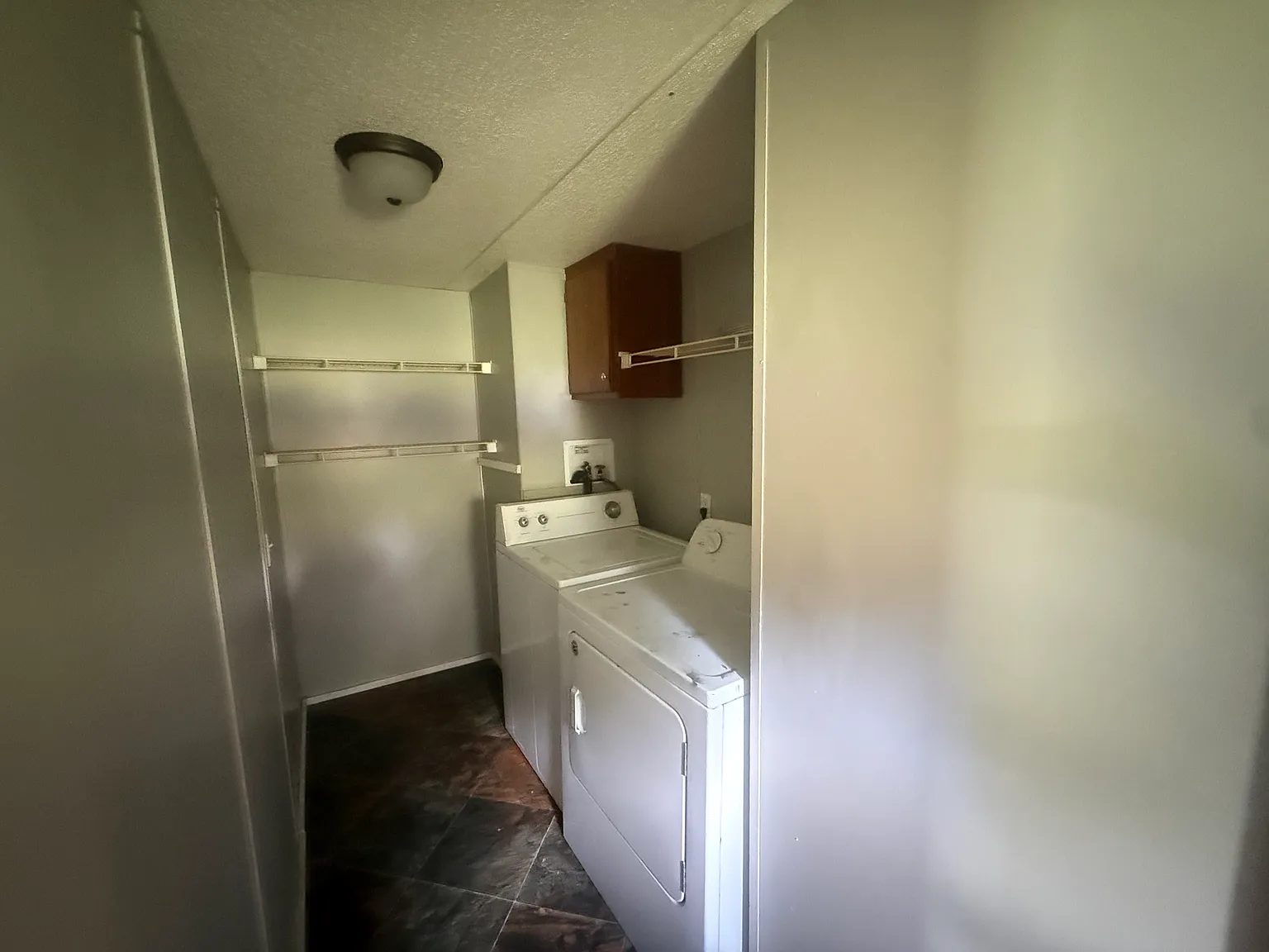 3 bed, $895 — Photo 4