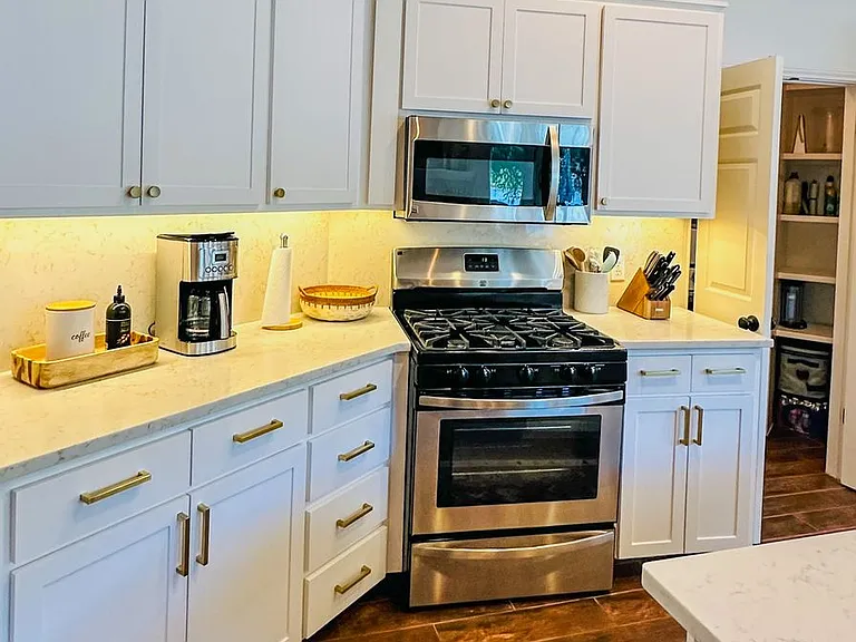 2910 Edgewater Dr — Photo 11