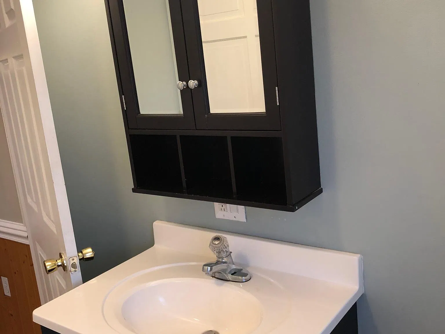 3 bed, 816 sqft, $850 — Photo 3