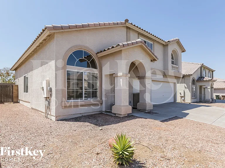 11009 W Frier Dr — Photo 3
