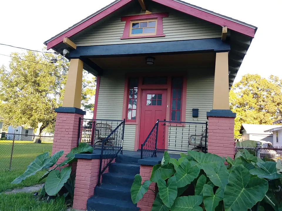 1112 Casa Calvo St