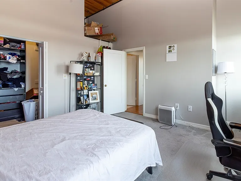 320 W 2nd St #512 — Photo 15