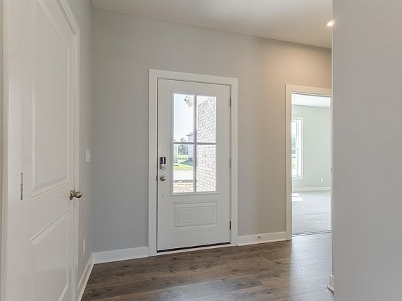 2nd image of 5016 Goldfinch Dr
