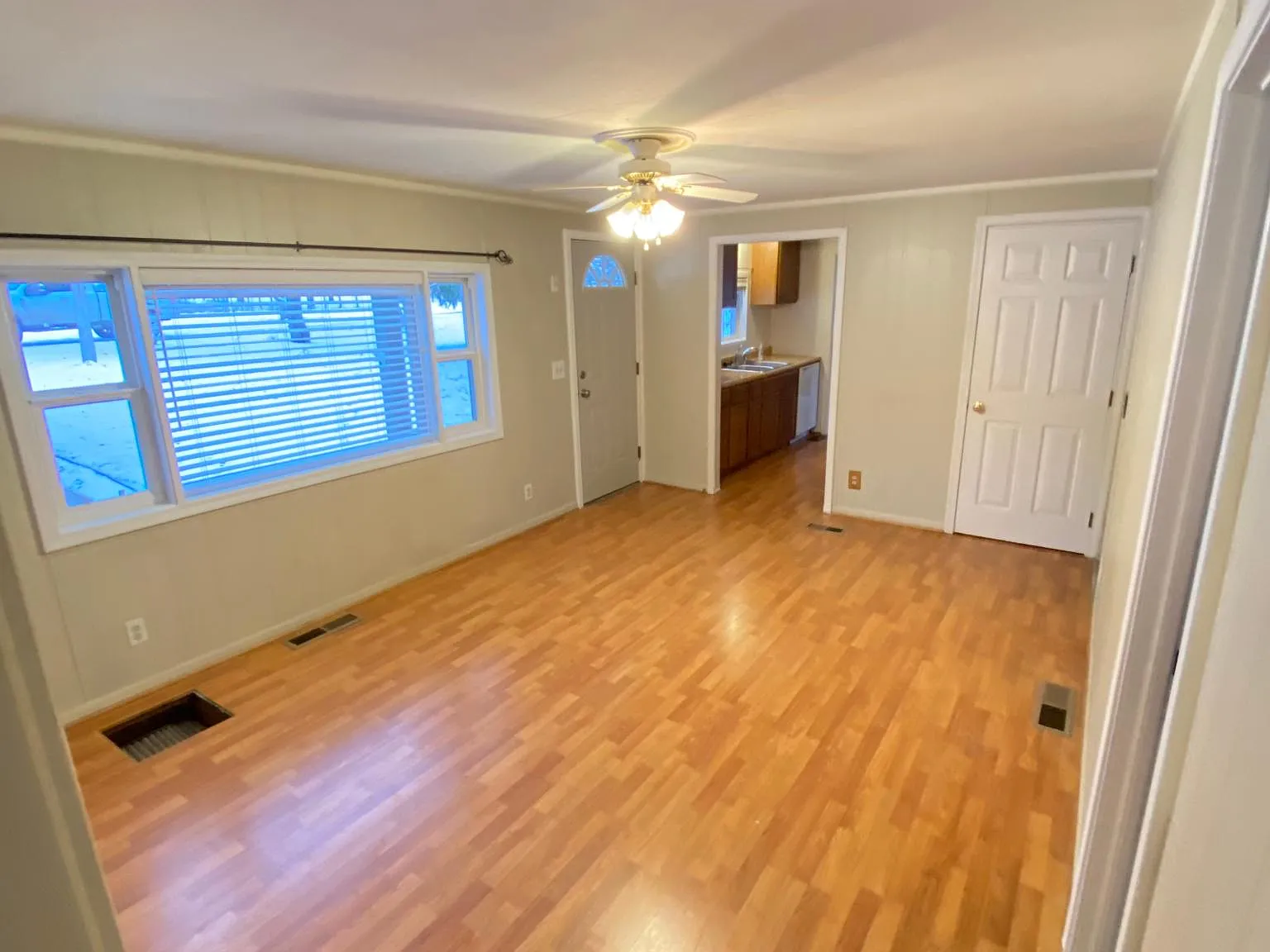 3 bed, 1500 sqft, $1,800 — Photo 1