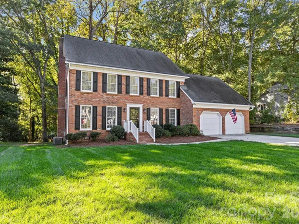 6618 Pensford Ln, Charlotte, NC 28270