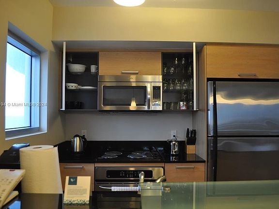 4th image of 18683 Collins Ave #907