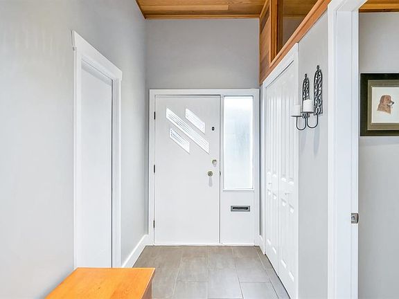 4th image of 4729 60b St