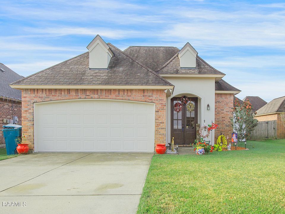 1st image of 105 Dusty Canyon Dr