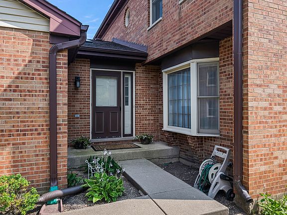 5th image of 1566 N Windsor Dr Unit 1566