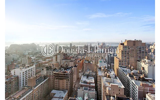 Sold by Douglas Elliman | media 24