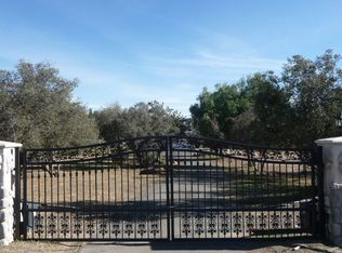 33030 Barber Rd, Agua Dulce, CA 91390