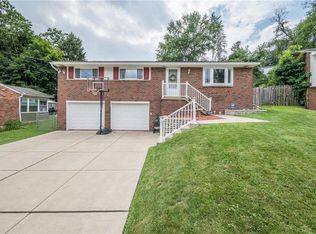 195 Colonial Village Dr, Pittsburgh, PA