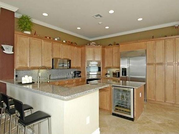 3rd image of 8733 NW 39th St