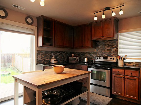 4th image of 18303 95th Avenue Ct E