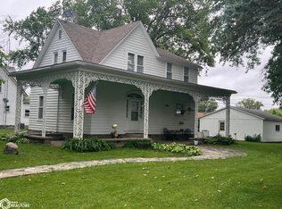 423 S Mary St, Stronghurst, IL 61480