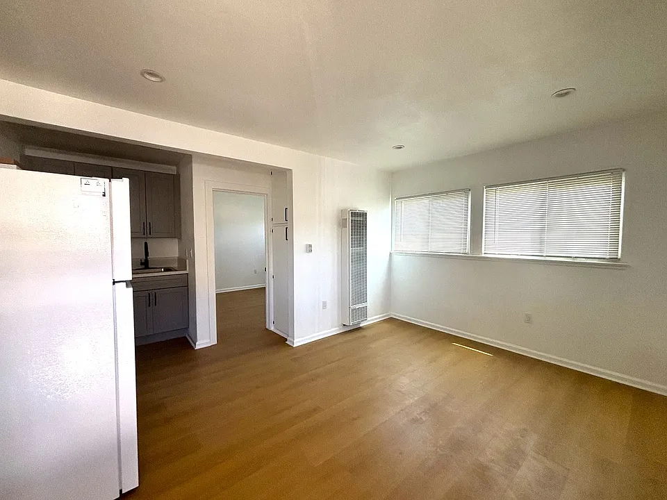 1329 W Carson St