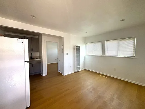 1329 W Carson St Photo 1