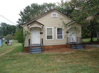 1046 12th St NE, Hickory, NC 28601