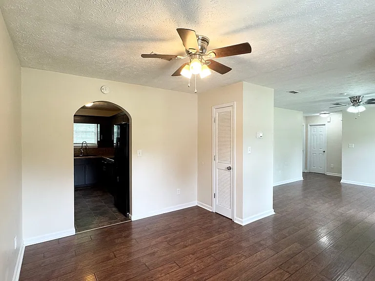 1181 Max Ct — Photo 8