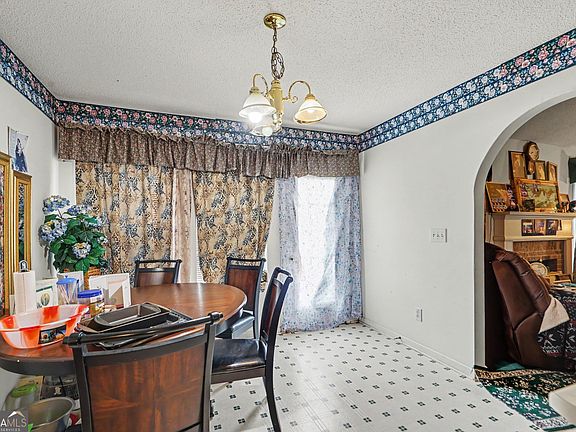 3rd image of 5494 Sweetsprings Dr SW