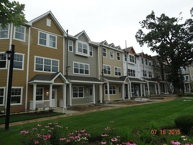 1st image of 58 Lakeview Pl